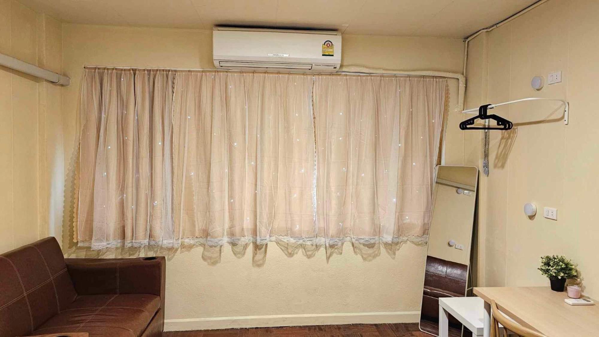 W District Guesthouse Bangkok Kültér fotó